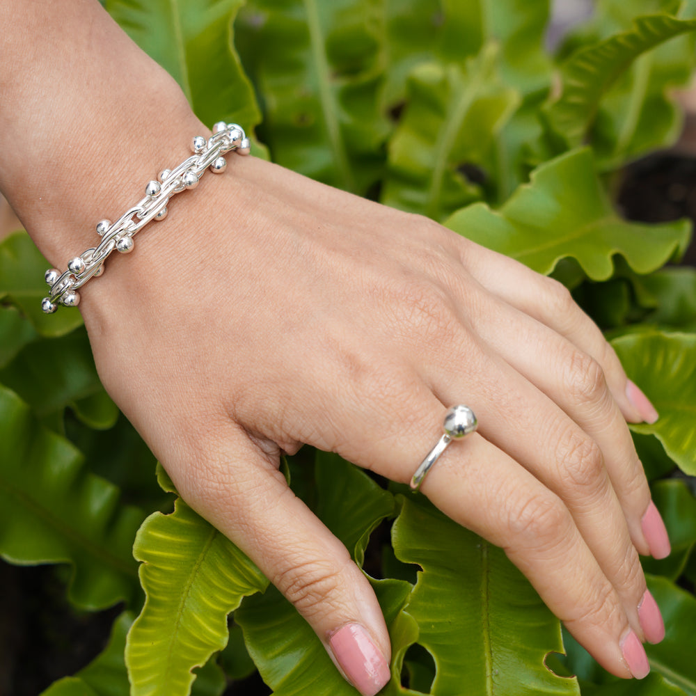 Jewelry Making Tutorial: The Hostess Chunky Gold Charm Bracelet – Beads,  Inc.